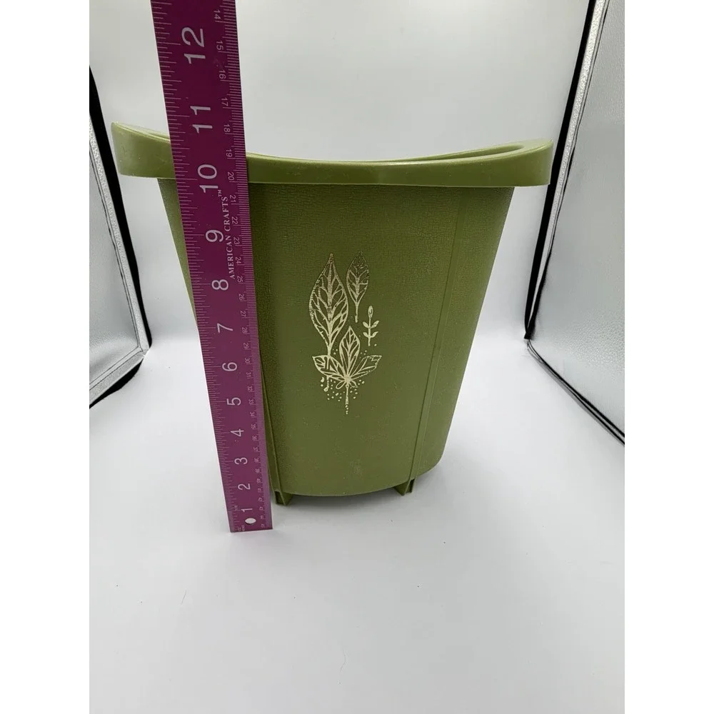 Vintage 1960s-1970s Avocado Green Footed Plastic Waste Basket Leaf Design